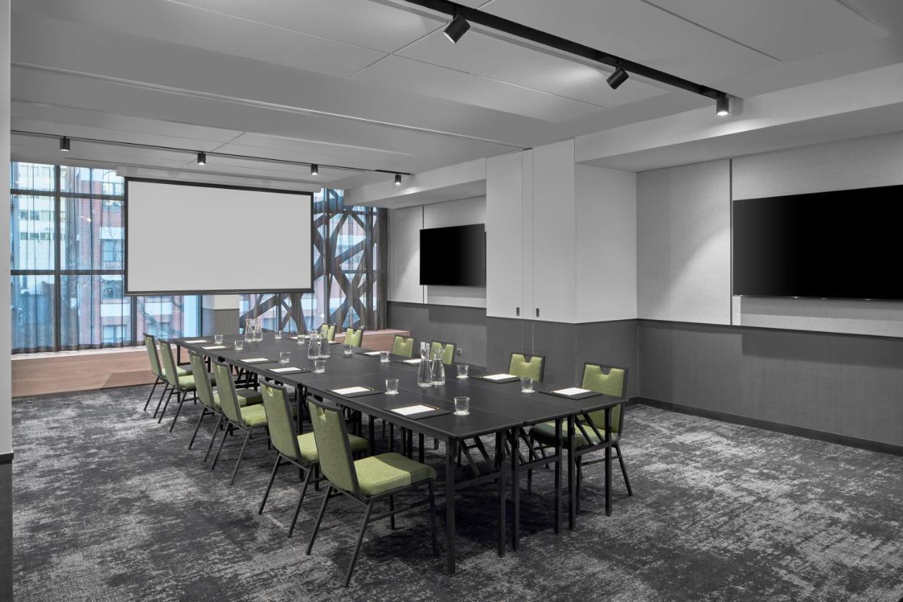 Courtyard By Marriott Melbourne Flagstaff Gardens Hotel Bagian luar foto