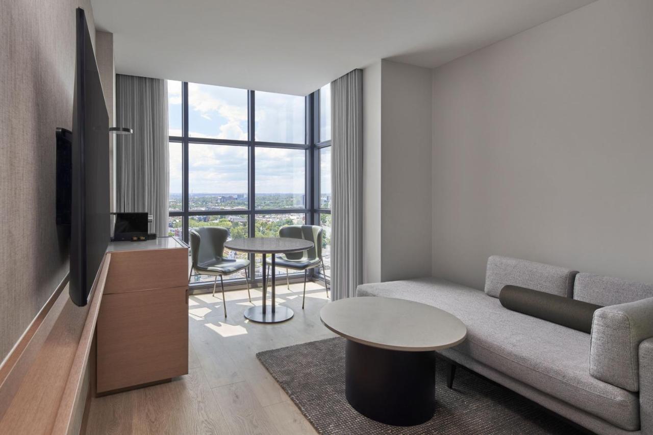 Courtyard By Marriott Melbourne Flagstaff Gardens Hotel Bagian luar foto