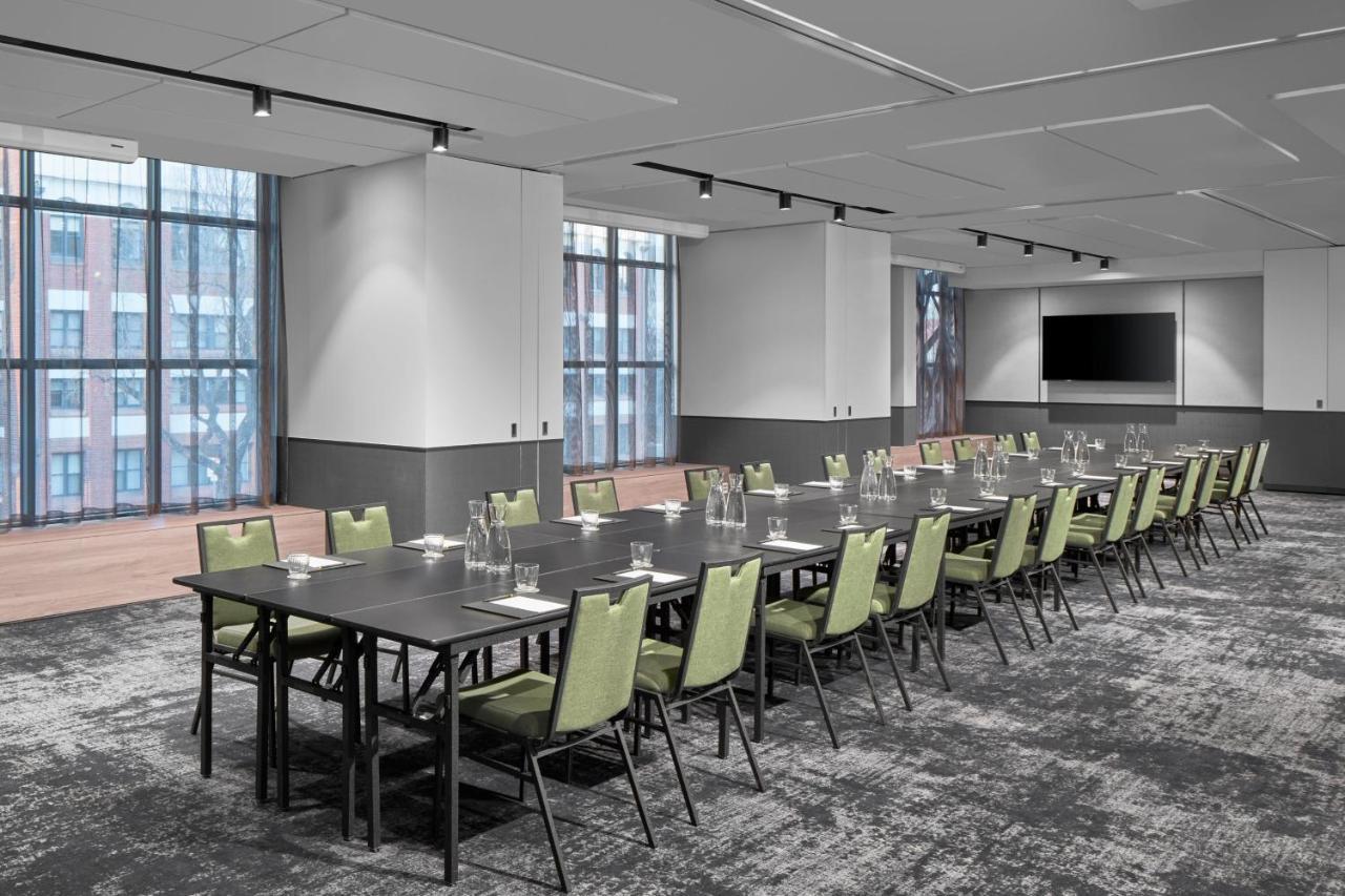 Courtyard By Marriott Melbourne Flagstaff Gardens Hotel Bagian luar foto