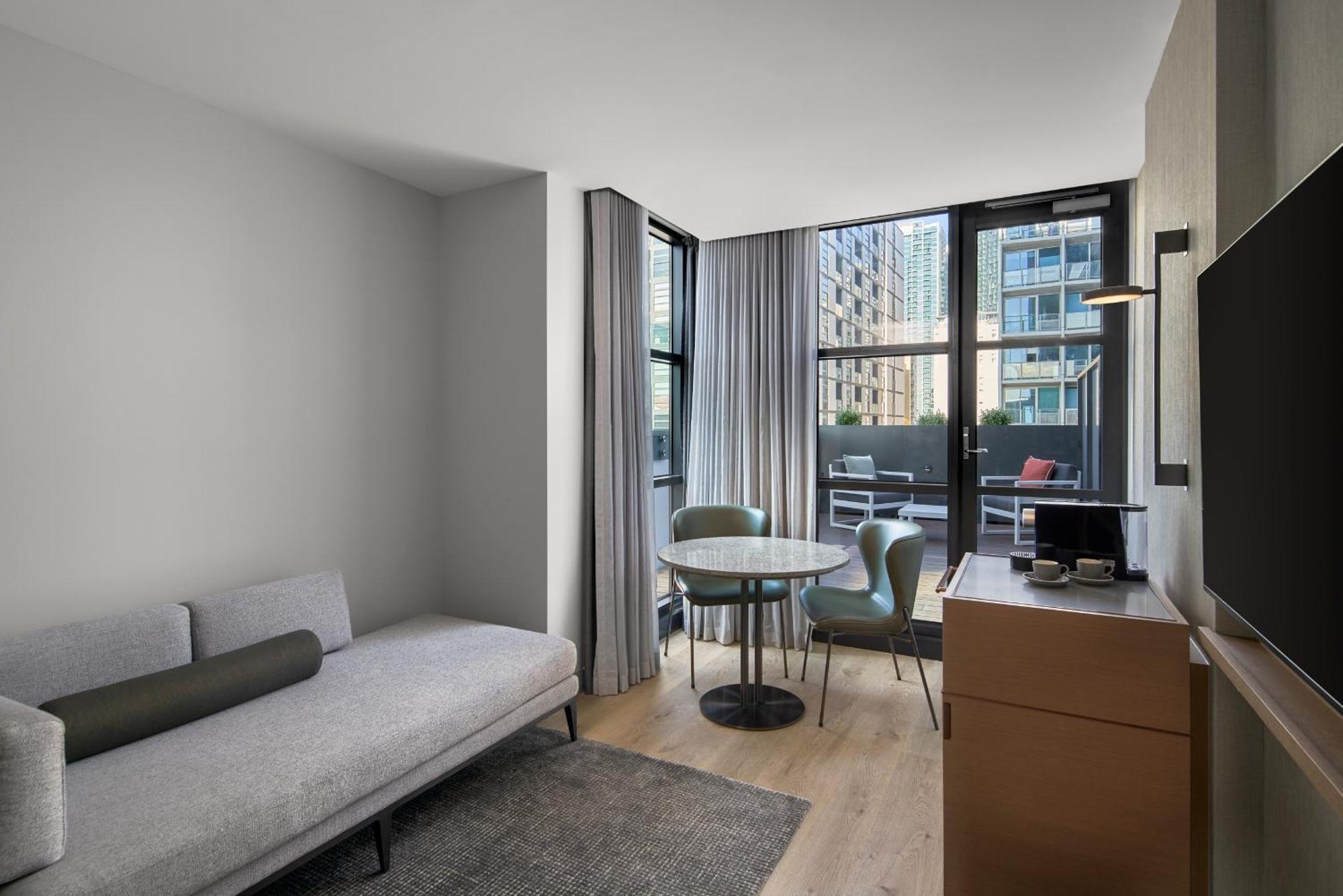 Courtyard By Marriott Melbourne Flagstaff Gardens Hotel Bagian luar foto